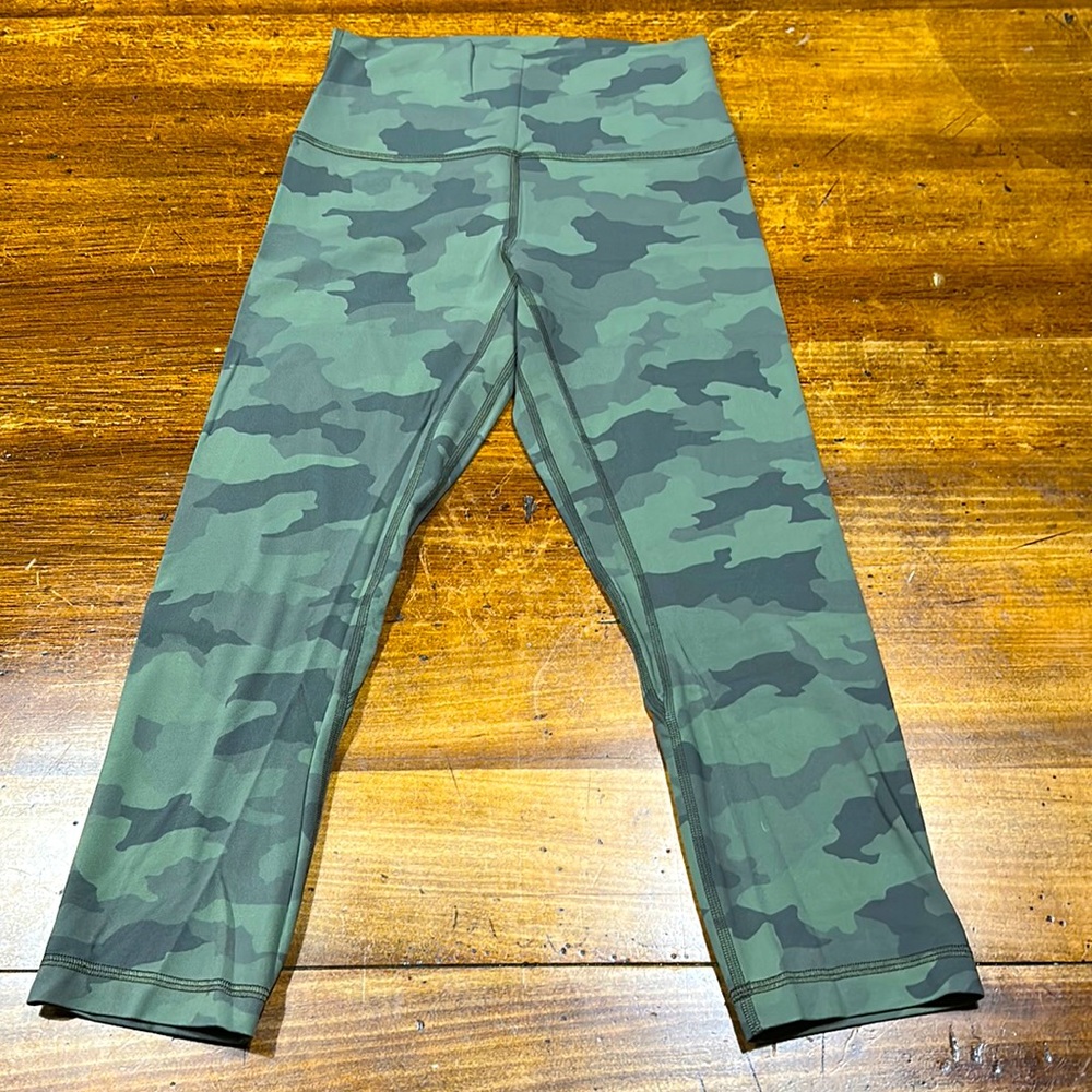 Lululemon Align green camouflage legging size 6